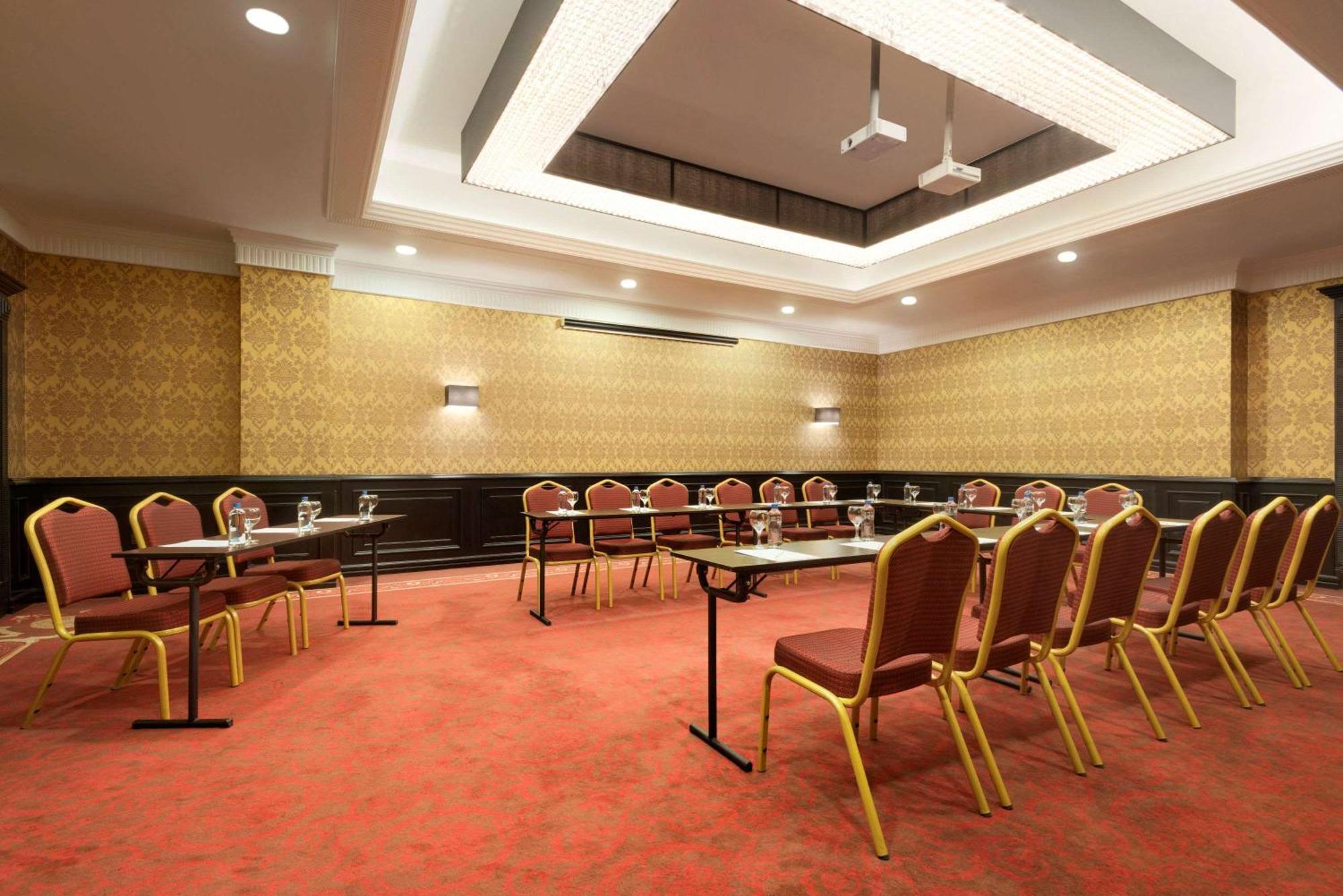 Ramada By Wyndham Sakarya Hotel Exterior foto