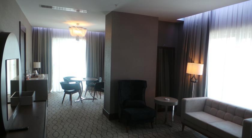 Ramada By Wyndham Sakarya Hotel Exterior foto