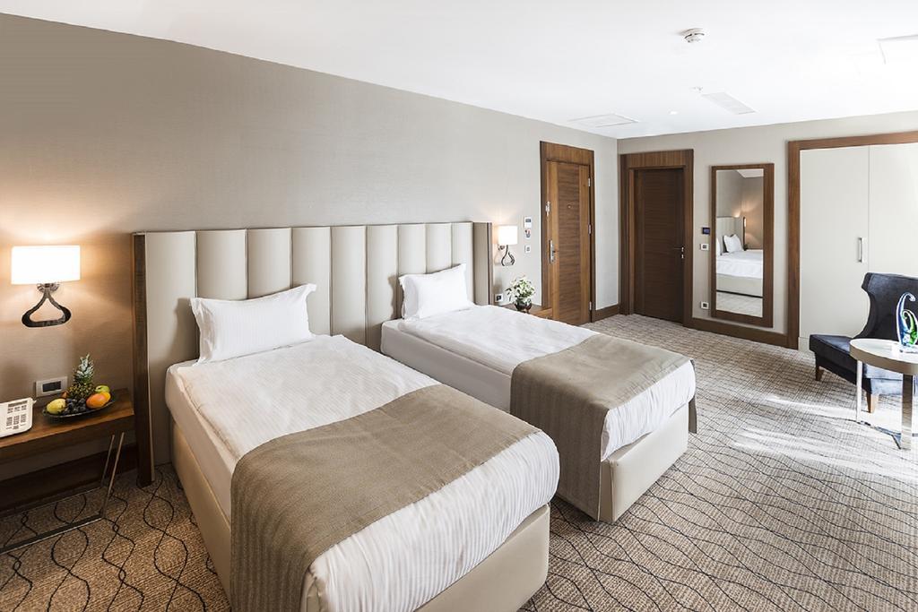 Ramada By Wyndham Sakarya Hotel Zimmer foto